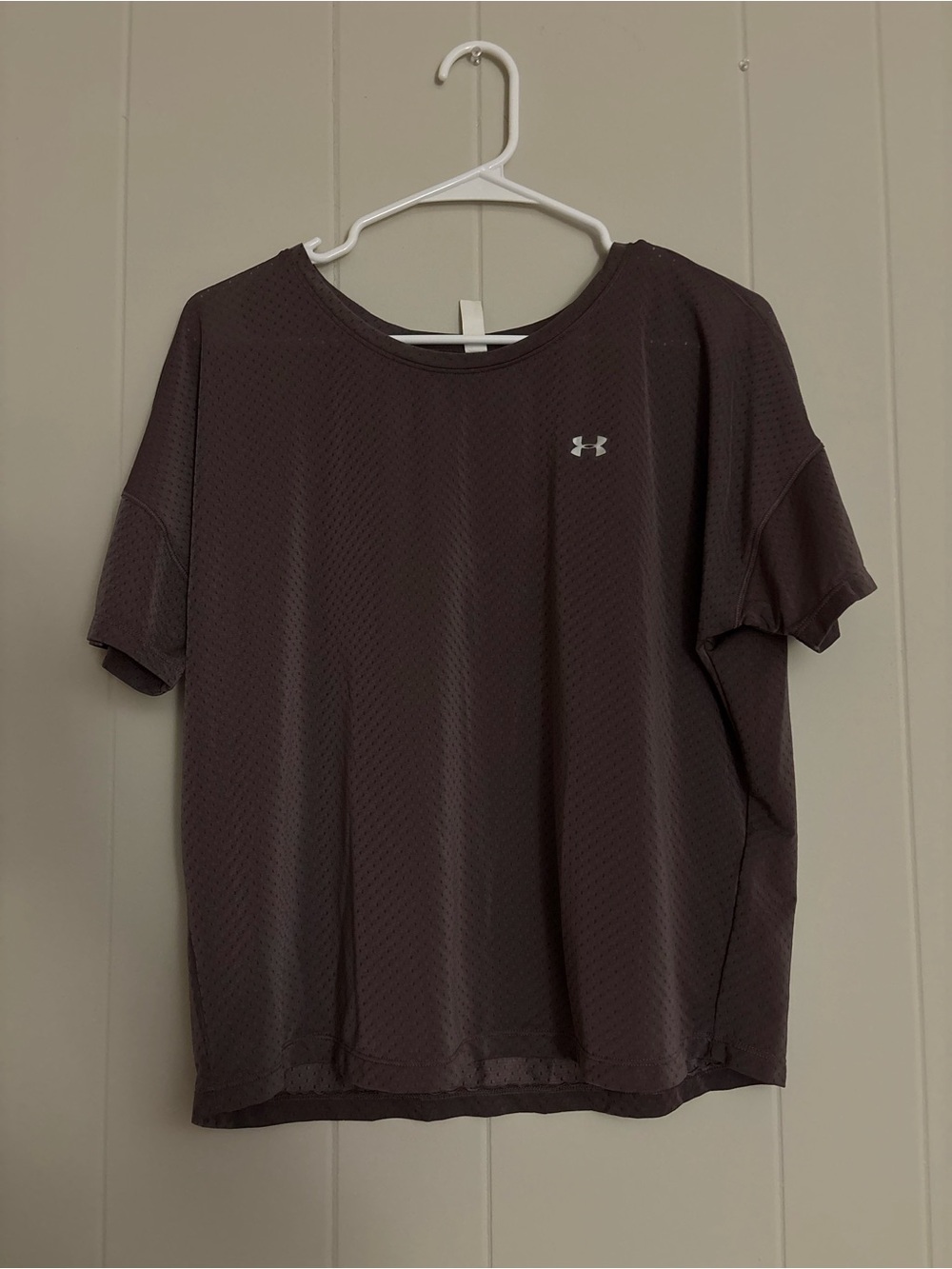 Under Armour Women’s Short Sleeve Mesh Boxy Tee Mauve
